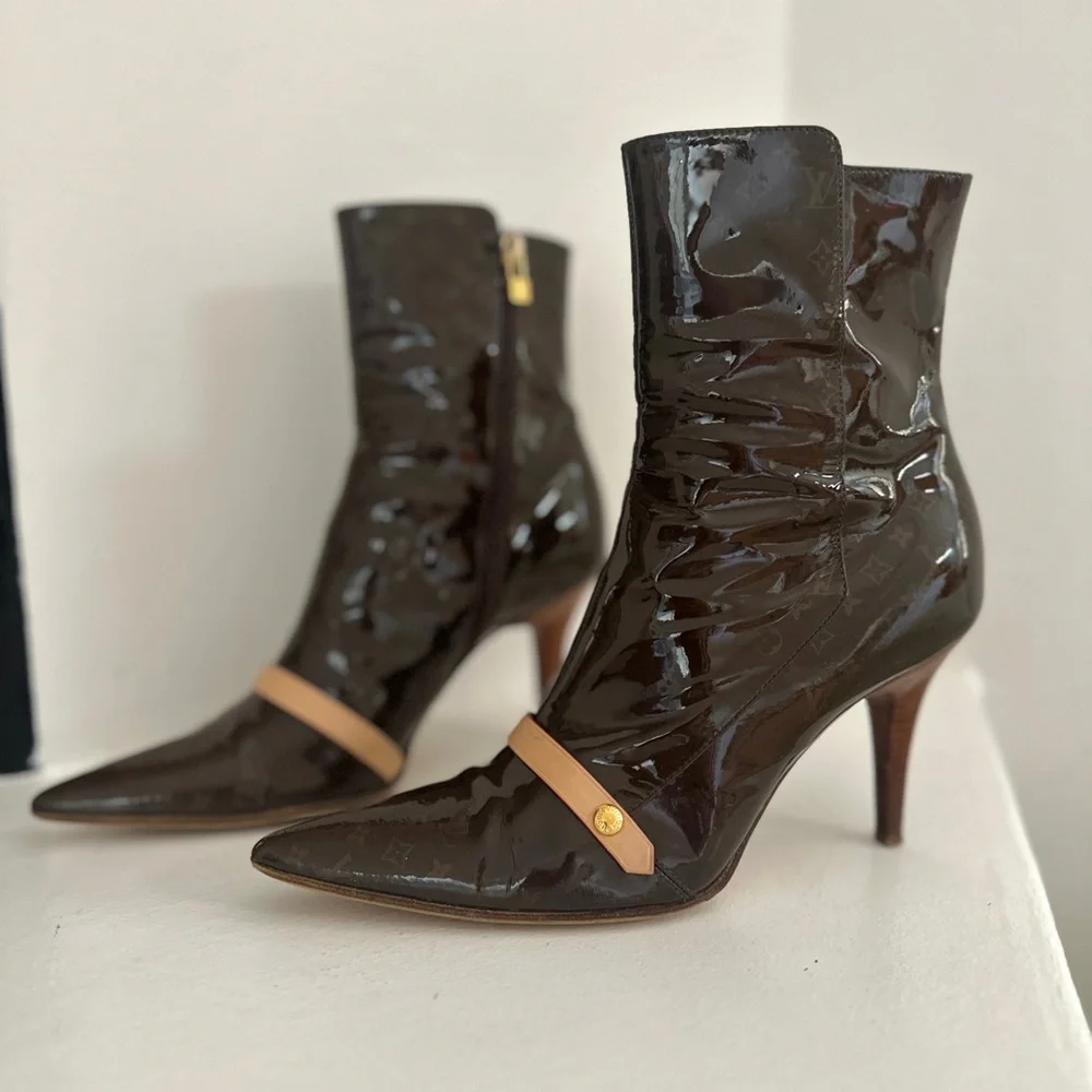 LOUIS VUITTON 🔒 LV Monogram Brown Patent Ankle Boots with Lock Charm Zip Sz 37.5 - Picture 1 of 11